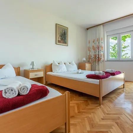 Apartment Brana *