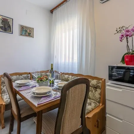 Brana Apartment *