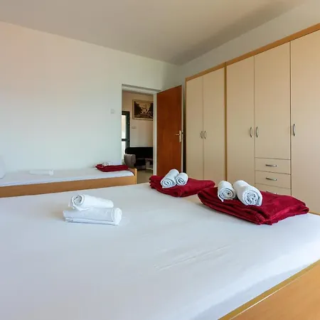 Apartment Brana *